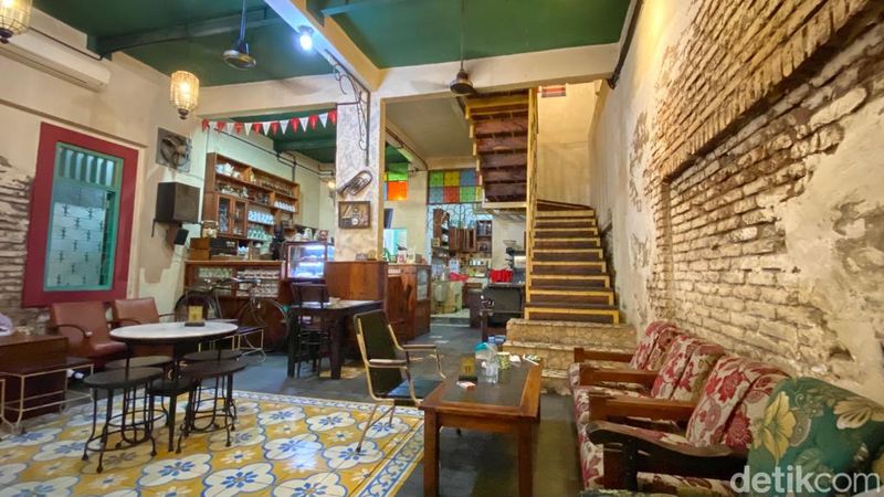 Kopiriolo, tempat ngopi bergaya klasik di Makassar