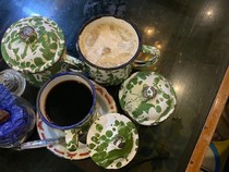 Ngopi Khas Makassar dengan Suasana Jadul yang Homey