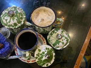 Ngopi Khas Makassar dengan Suasana Jadul yang Homey