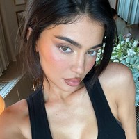 Dalam foto-foto Instagramnya, wanita yang digosipkan pacaran dengan aktor Timothee Chalamet itu tidak lagi menggunakan eyelash extension atau bulu mata palsu. Foto: dok. Instagram