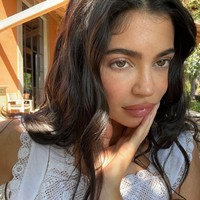 Namun kini bintang reality show dan pengusaha kosmetik itu mengubah penampilannya. Publik melihat kini Kylie Jenner lebih minim dalam penggunaan makeup. Foto: dok. Instagram