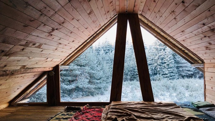 loteng atau attic/Photo by Ogy Kovachev via Pexel
