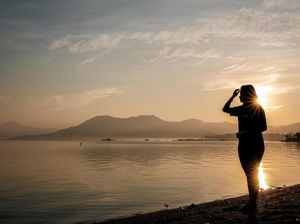 Pesona Pantai Kalaki, Spot Sunset Favorit di Bima