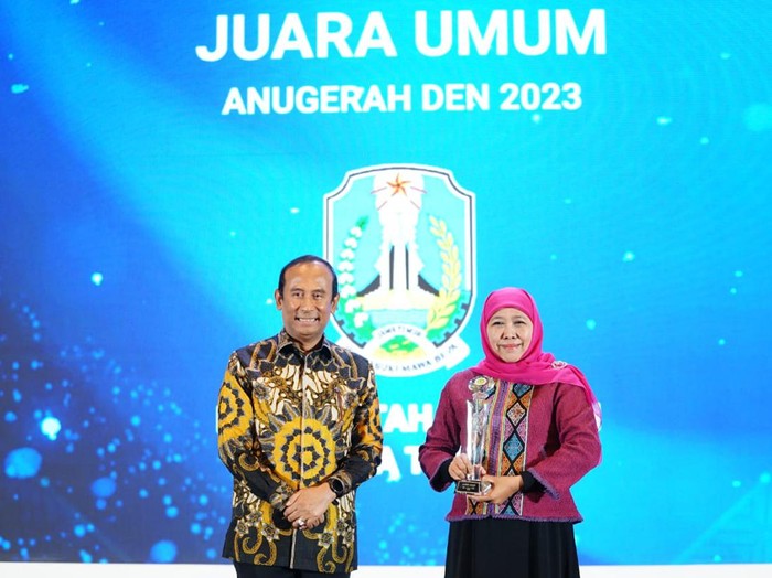 Pemprov Jatim menjadi Juara Umum Anugerah Dewan Energi Nasional (DEN) 2023 dengan memborong enam penghargaan.