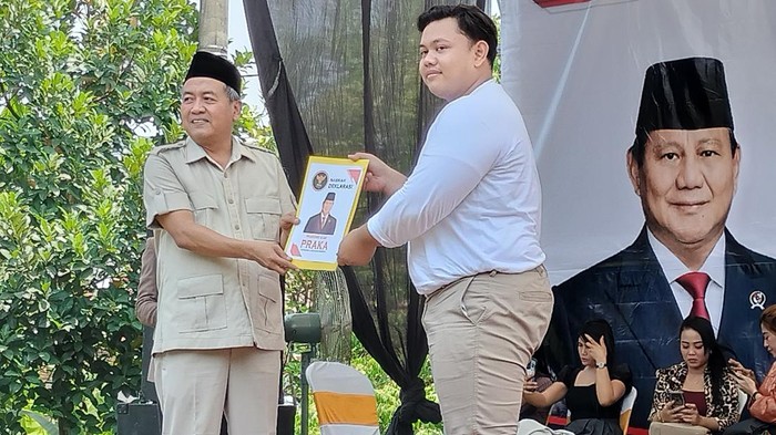Bakal calon presiden Prabowo Subianto mendapat dukungan dari milenial di Bojonegoro. Mereka tergabung dalam Prabowo Kami (Praka)