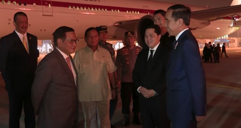 President Jokowi and Mrs. Iriana Arrive in Indonesia, Tangerang, 21 October 2023. (YouTube/Presidential Secretaria)