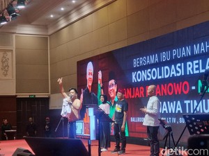 Kecewa Gibran Diusung Golkar Jadi Cawapres, Relawan Jokowi Kompak Buka Baju