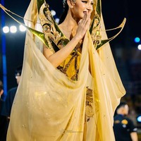 Dalam berbagai foto dan video yang beredar, Ritassya Wellgreat terlihat menawan membawakan kostum seberat 15 kg tersebut. Foto: Dok. Miss Grand Indonesia