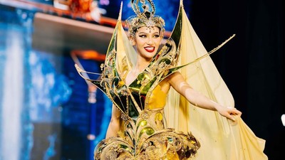 8 Aksi Ritassya Wellgreat Bawakan Kostum Matahari di Miss Grand International