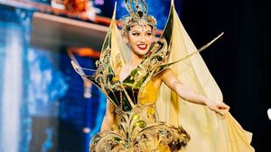 8 Aksi Ritassya Wellgreat Bawakan Kostum Matahari di Miss Grand International