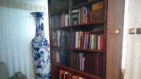 Di tengah kesibukannya menjalankan tugas negara, Soeharto saat itu memiliki hobi bermain golf. Selain itu, Soeharto pun menghabiskan waktu untuk membaca buku-buku koleksinya di sudut ini. Foto: Cicin Yulianti