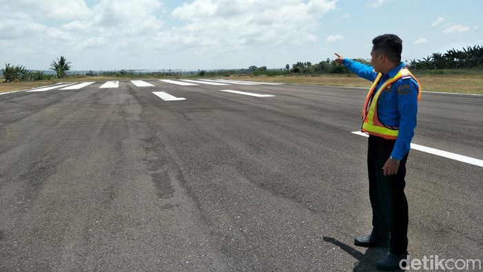 Run Way Bandara Arung Palakka, Bone, Sulsel.