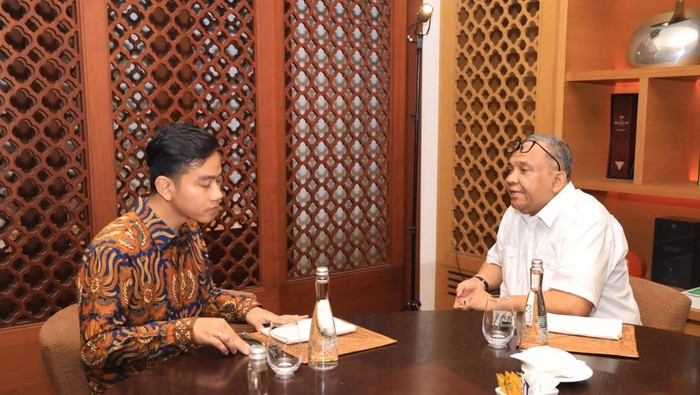 Sekjen PBB Afriansyah Noor bertemu dengan Gibran Rakabuming Raka.