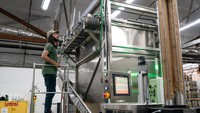 Epic Cleantec, startup daur ulang yang berbasis di California, Amerika Selatan menyulap limbah air dari gedung pencakar langit menjadi bir siap minum.