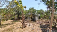 Kampung Mati ini berada di kawasan Kelurahan Cepoko, Kecamatan Cepoko, Kota Semarang. Kompleks pemukiman itu ternyata memang ditinggal oleh penghuninya.