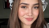 Syifa Hadju kemarin ikut turun ke jalan memberikan dukungan untuk Palestina. Dia bersama beberapa teman ikut demonstrasi bela Palestina di Kedubes Amerika Serikat dan gedung PBB. Foto: dok. Instagram Syifa Hadju