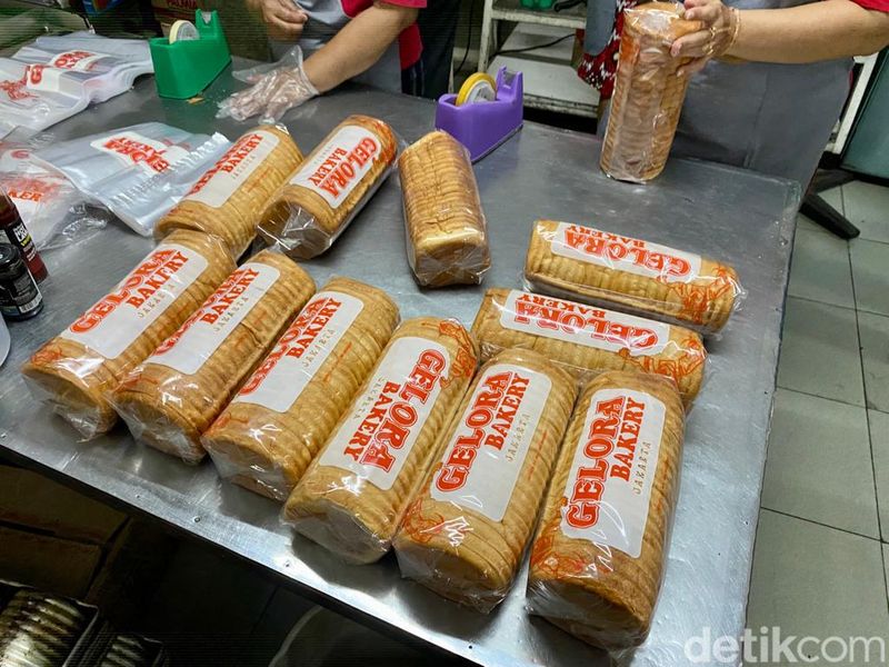 Gelora Bakery 'Old School Bakery' yang populer pada tahun 80an hingga sekarang