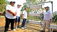 River Trashboom Project – Cerita Sungai, adalah sebuah inisiatif keberlanjutan yang diinisiasi sepenuhnya oleh CGS-CIMB Sekuritas Indonesia, bertujuan untuk mengatasi masalah lingkungan dan sekaligus memberi manfaat bagi masyarakat yang tinggal di sekitar lokasi sungai. Proyek ini selaras dengan strategi keberlanjutan Indonesia Stock Exchange (IDX) dan berkontribusi dalam program pemerintah ‘Pencanangan Net Zero Emission di 2060’. Hal ini diawali dari Program ‘Pondok Pemuda’ di tahun 2022 yang lalu, bersama dengan NGO (Non-Governmental Organization) SeaSoldier. 