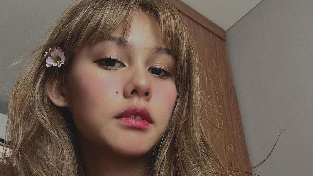 Seperti Raisa, Vanesha Prescilla Curi Pandang-Senyum Sendiri Ketemu Jungkook