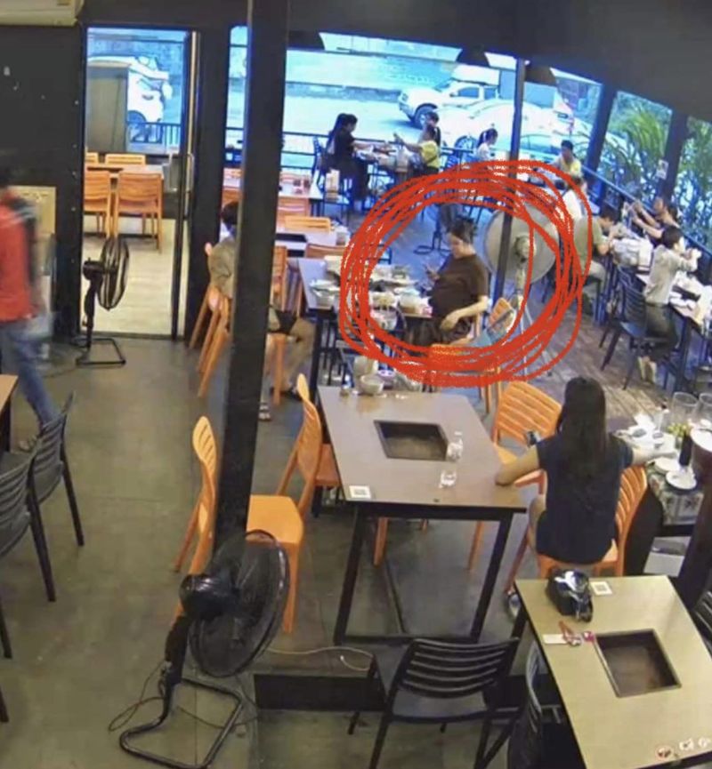 Wanita Ini Nyaris Melahirkan di Restoran Karena Kontraksi Saat Makan