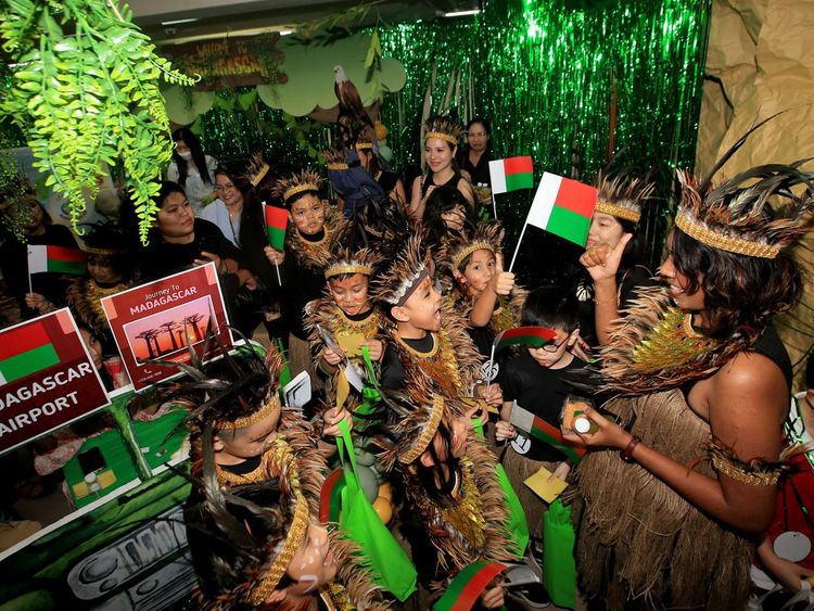 Antusias Anak-anak Ikut Perayaan United Nation Day