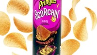 Selanjutnya ada brand keripik populer yaitu Pringles yang mengeluarkan varian SCORCHIN’ BBQ Potato Spicy Chips. Paduan rasa BBQ dan pedasnya bikin nagih. Foto: Pool/Site Photo