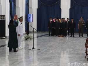 Dicky Saromi Resmi Dilantik Jadi Pj Walkot Cimahi