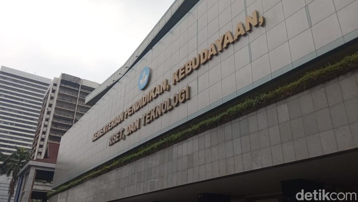 Gedung Kemendikbudristek