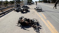 Kendaraan-kendaraan yang ditinggalkan pasukan Hamas. 