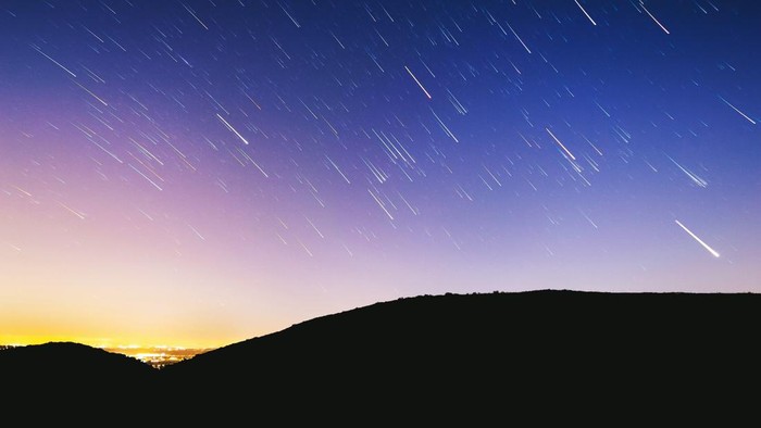 ilustrasi hujan meteor
