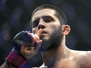Selebrasi Diam Islam Makhachev untuk Palestina