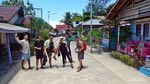 Jalan-jalan di Pulau Derawan