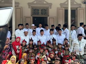 Jokowi Bahas Keberlanjutan Pemerintahan dengan Kiai Sepuh NU, Soal Gibran?