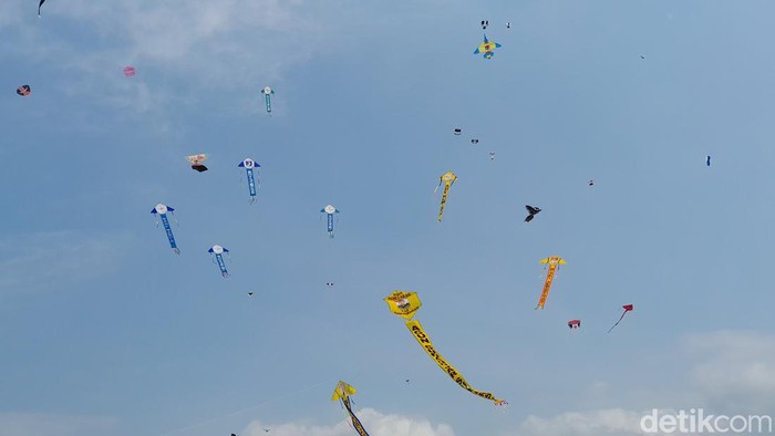 Kite Festival 2023, festival layang-layang di Pangandaran kembali digelar, Minggu (22/10/2023) setelah 3 tahun vakum akibat COVID-19.