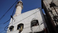 Petugas medis Palestina mengatakan setidaknya satu orang tewas dalam insiden itu. 