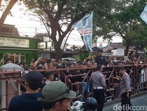 Persipa Kalah di Kandang, Suporter Kepung Stadion Tuntut Nazal Out