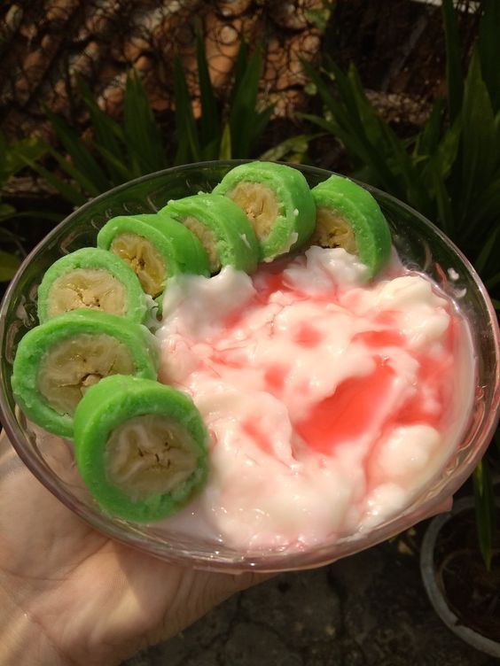 Es Pisang Ijo.