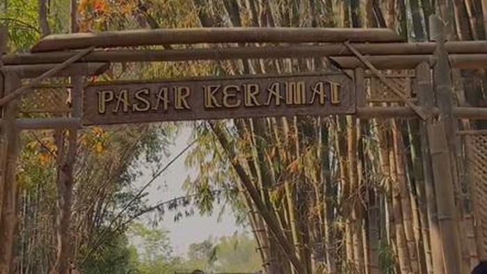 Pasar Keramat di Mojokerto.