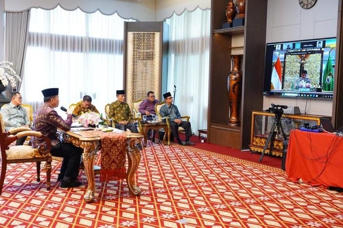 Penjabat (Pj) Gubernur Sumatera Selatan (Sumsel) Agus Fatoni mengatakan pendidikan bukan hanya menjadi tanggung jawab pemerintah, tetapi bersama.