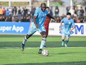 Persela Unggul 2-0 dari Persipa di Babak Pertama yang Diwarnai Kartu Merah