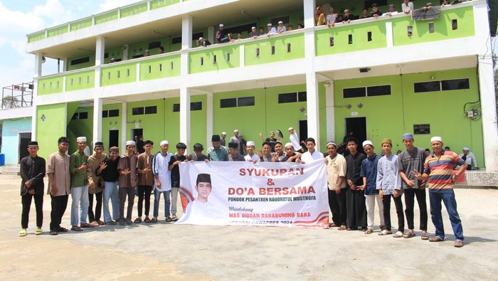 Pesantren Raudhatul Mustofa