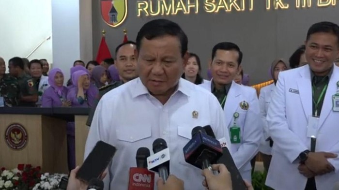 Prabowo Subianto usai meresmikan RS TK. III Brawijaya di Kodam V/Brawijaya, Surabaya.