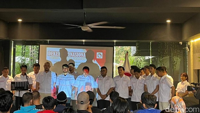 Relawan Posko Nasional Prabowo mendukung Prabowo Subianto sebagai capres 2024. (Anggi/detikcom)