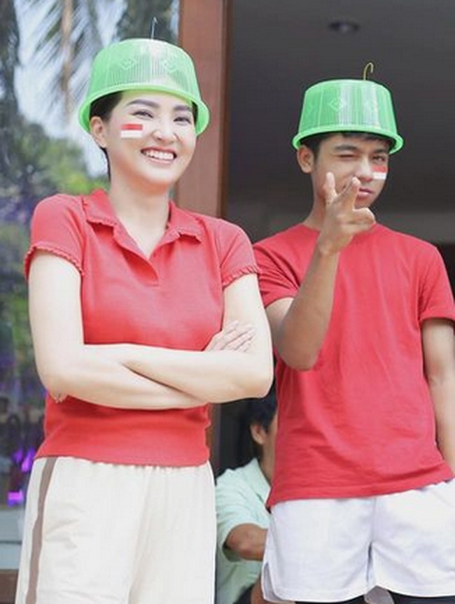 Istri presenter Ruben Onsu, Sarwendah dan anak angkatnya Betrand Peto memiliki kedekatan yang dinilai tidak pantas. Nama Sarwendah kemudian jadi trending topik di Twitter. Foto: dok. Instagram/@sarwendah29 @betrandpetoputraonsu