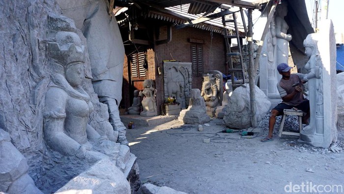 Seniman Batu Mojokerto Masih eksis