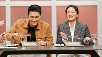 Ia tampak antusias mencicipi makanan peserta MasterChef Indonesia. Beberapa kali pria 37 tahun itu memuji rasa masakan yang enak. Foto: Instagram renattamoeloek 