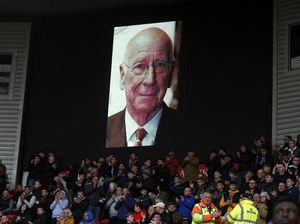 Foto: Tribute untuk Sir Bobby Charlton