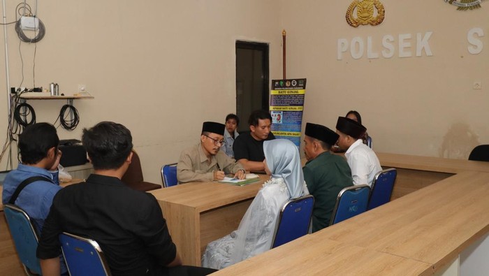 Tahanan curanmor Polsek Sukolilo Surabaya menikah