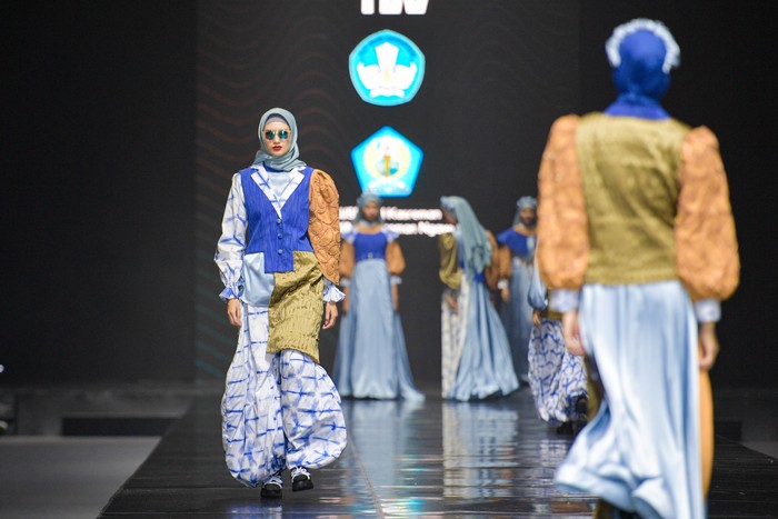 Talenta Vokasi Ramaikan JMFW 2024