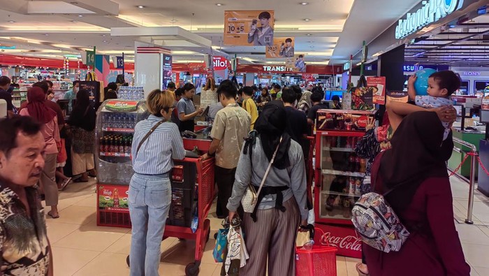 Transmart Cempaka Putih saat Full Day Sale